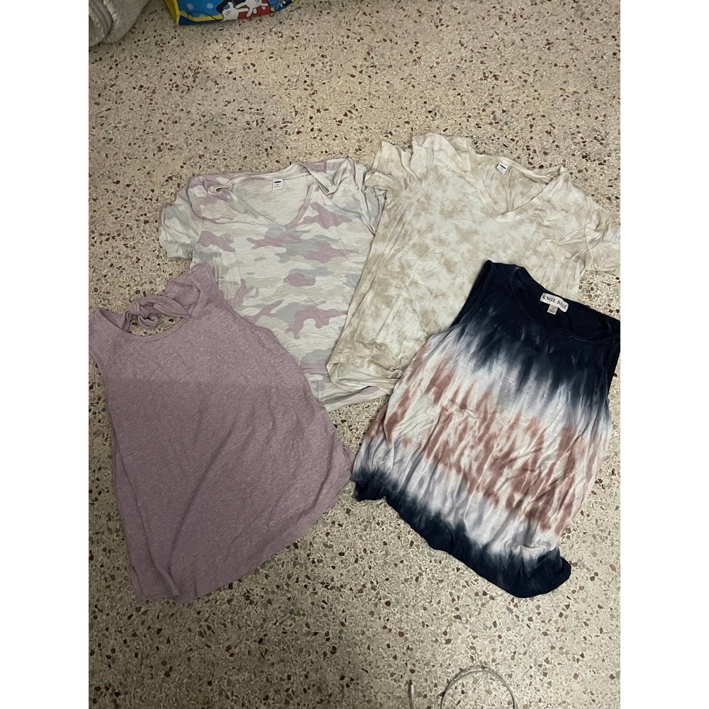 bundle of women shirts small